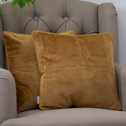Set 2 perne decorative cu fata detasabila, Hiko COMFY catifea cognac