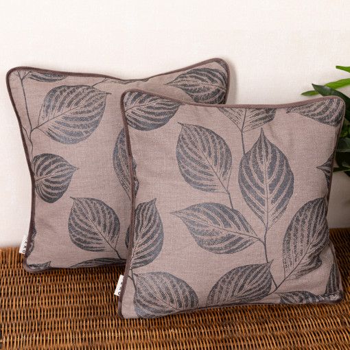 Set 2 perne decorative din bumbac imprimat cu fata detasabila si vipusca din catifea taupe 2x40x40cm