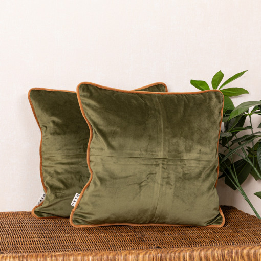 Set 2 perne decorative cu fata detasabila Hiko COMFY catifea kaki 2x40x40cm, cu vipusca cognac