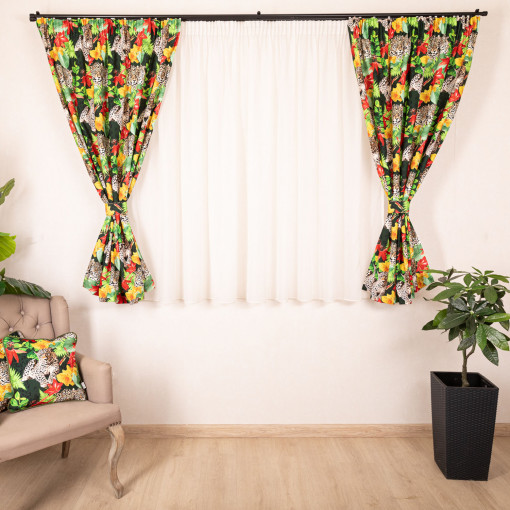 Set 5 piese Hiko Fantasy, 2 draperii scurte Indian Jungle cu 2 benzi de prindere si o perdea Ana voal, cu rejansa