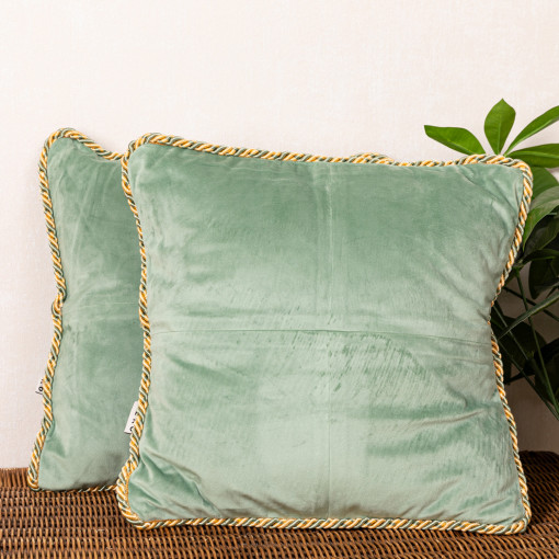 Set 2 perne decorative cu fata detasabila, Hiko Deluxe Comfy catifea verde deschis cu vipusca XL