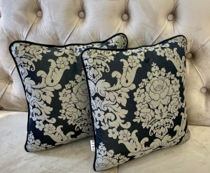 Set 2 perne decorative cu fata detasabila, Hiko, catifea si tafta neagra cu insertii bej 2x40x40cm - Img 4