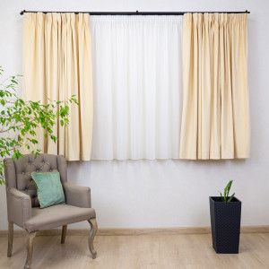 Set 5 piese Hiko, doua draperii scurte din catifea Comfy crem cu 2 benzi de prindere si o perdea Ana voal, cu rejansa - Img 3