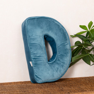 Perna XL- 40cm, Hiko Name litera D din catifea albastra sau roz, cu vipusca - Img 3