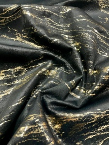 Set 2 draperii Hiko Goldie COMFY IZMIR, catifea imprimata, negru auriu, cu rejansa creion, 6,5cm