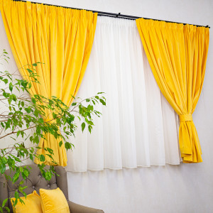 Set 2 draperii scurte cu doua benzi de prindere Hiko COMFY catifea galbena, cu rejansa - Img 4