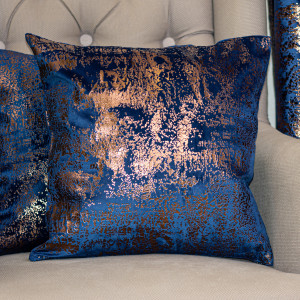 Set doua perne decorative cu fata detasabila, Hiko COMFY IMPERIAL catifea albastru royal 2x40x40cm - Img 2