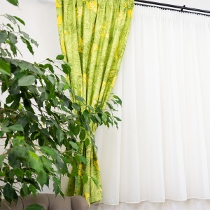 Set 2 draperii scurte din bumbac, Hiko Nostalgie Garden, verde, Green Leaf, cu rejansa Premium creion de 6,5cm cu 2 benzi de prindere - Img 4