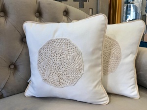 Set 2 perne CREM, Hiko Oma Vali, macrame handmade 2x40x40cm - Img 4
