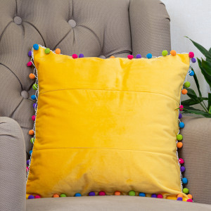 Set doua perne decorative cu fata detasabila, catifea galbena COMFY Fantasy cu pom pom colorati 2x40x40cm - Img 2