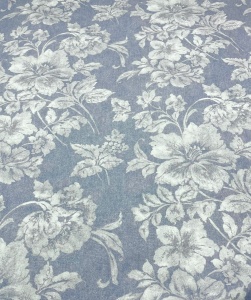 Fata de masa Nostalgie Garden Albastru deschis cu flori crem, 100% bumbac plin, dimensiuni exacte la comanda