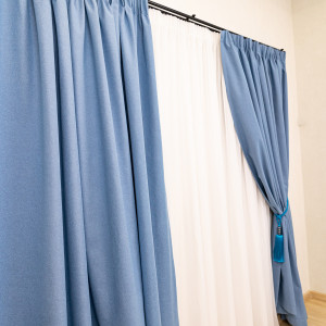 Set 2 draperii opace, Hiko Deluxe Blackout 100%, albastru, cu rejansa - Img 3