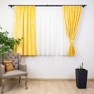 Set 2 draperii scurte din bumbac, Hiko Nostalgie Baroc Garden Galben, cu rejansa Premium creion de 6,5cm cu 2 benzi de prindere - Img 3