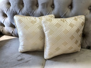 Set 2 perne decorative 2x40x40cm cu fata detasabila, Hiko Silk crem ZIG ZAG