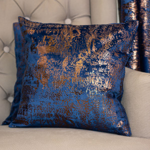 Set doua perne decorative cu fata detasabila, Hiko COMFY IMPERIAL catifea albastru royal 2x40x40cm - Img 3