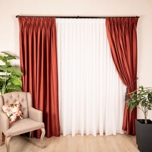 Set 2 draperii x fix dimensiunea sinei sau galeriei si inaltimea, Hiko COMFY catifea caramizie, cu rejansa pliuri, fundita