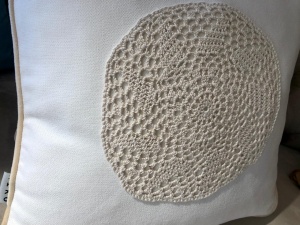 Set 2 perne CREM, Hiko Oma Vali, macrame handmade 2x40x40cm - Img 7