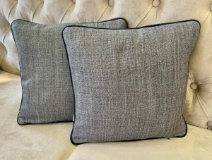 Set 2 perne decorative cu fata detasabila, Hiko gri cu negru, editie limitata