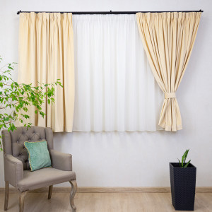 Set 5 piese Hiko, doua draperii scurte din catifea Comfy crem cu 2 benzi de prindere si o perdea Ana voal, cu rejansa - Img 2