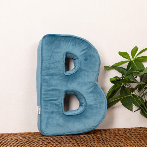 Perna XL-40cm, Hiko Name litera B din catifea albastra sau roz, cu vipusca - Img 3