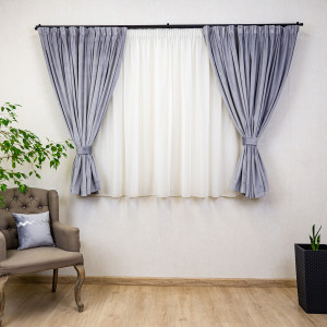 Set 2 draperii scurte cu doua benzi de prindere Hiko COMFY catifea Steel Grey, cu rejansa