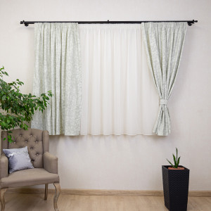 Set 5 piese draperii scurte Nostalgie Garden Shadow bumbac gri cu doua bentite si o perdea Ana voal alb, cu rejansa