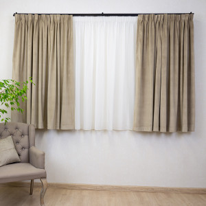 Set 5 piese Hiko, doua draperii scurte din catifea Comfy bej cu 2 benzi de prindere si o perdea Ana voal, cu rejansa - Img 3