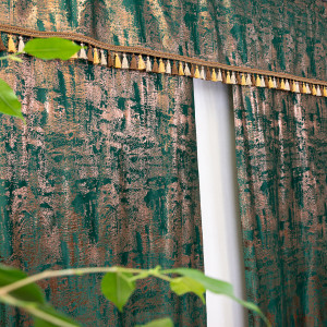 Set draperii pentru galerie sau sina, Hiko Imperial Comfy verde smarald cu banda ciucuri si doua bentite - Img 4