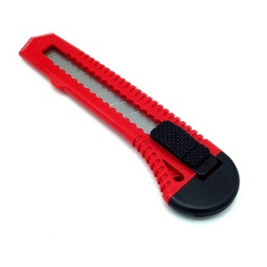 Cutter Profesional 18mm Beorol cu Lama Presectionata pentru Taiere Precisa si Utilizare Intensiva
