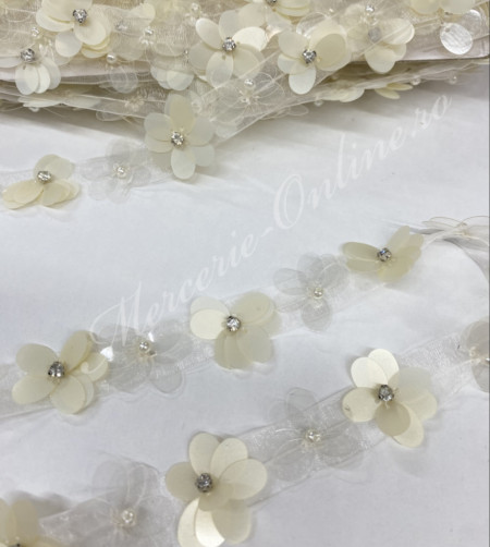 Banda Pasmanterie Flori Paiete pe Organza, cca 1.5cm, (la metru) Cod:2871 - Img 2