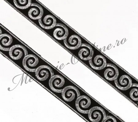 Banda termoadeziva brodata, latime cca 3cm, (la metru) Cod:2979