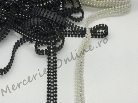 Banda decorativa cu strasuri, latime cca 1.5cm, mai multe culori disponibile (la metru) Cod:0059