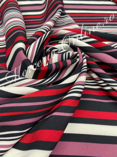 Material textil Barbie imprimat, 1.50m (la metru) Cod:1525