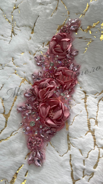 Aplicatie brodata cu flori 3D si cristale, Roz Pudra, cca 9.5x26cm, (la bucata) Cod:2891