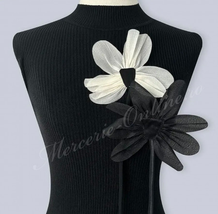 Aplicatie textila Floare tip brosa, 13cm (la bucata) Cod:2990