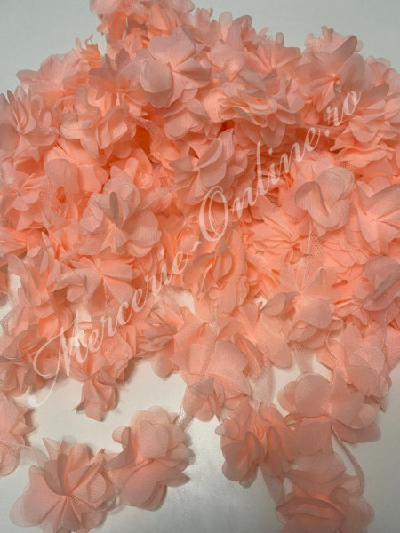 Banda pasmanterie flori 3D voal, Somon Aprins, cca 5cm (la metru) Cod:2072