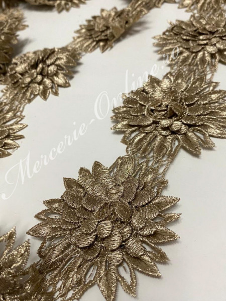 Dantela brodata flori 3D lurex, cca 7.5cm (la metru) Cod:1193 - Img 3