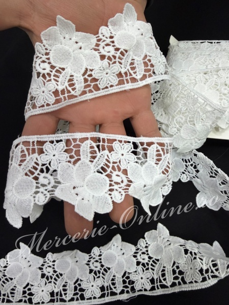 Dantela bumbac flori, cca 6.5cm (la metru) Cod:3996 - Img 2