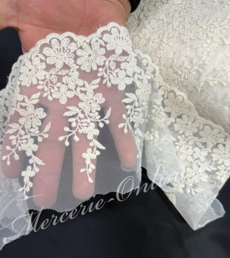 Dantela Bumbac brodata pe tull, cca 13.5cm (la metru) Cod:3972 - Img 2