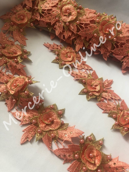 Dantela Flori 3D cu perle si strasuri, cca 8cm (la metru) Cod:0821 - Img 2