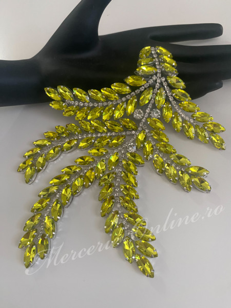 Aplicatie Termoadeziva cu Cristale, Galben Lime, 14x18.5cm (la bucata) Cod:3047