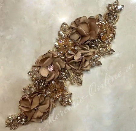 Aplicatie brodata cu flori 3D si cristale, Bej Inchis, cca 9.5x26cm, (la bucata) Cod:3440
