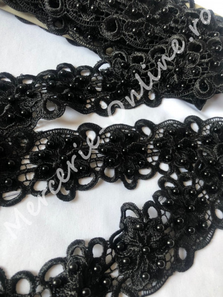 Dantela flori cu margele, cca 6cm (la metru) Cod:1079