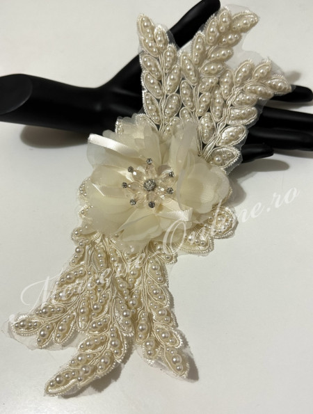 Aplicatie brodata cu floare 3D si perle, cca 12x28cm, (la bucata) Cod:2696