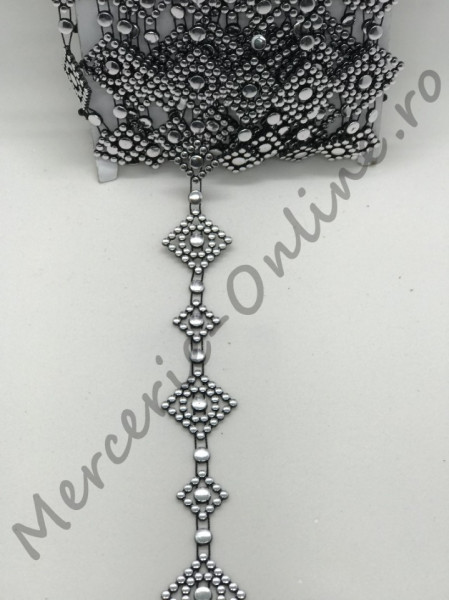 Banda decorativa, latime cca 2cm, (la metru) Cod:0057