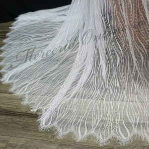 Dantela fina Chantilly, cca 150cm (la bucata) Cod:3483 - Img 2