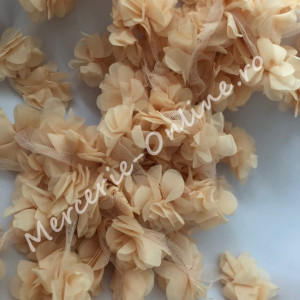 Banda pasmanterie flori 3D voal, Bej, cca 5cm (la metru) Cod:0728