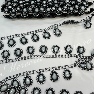 Banda decorativa cu strasuri, latime cca 3cm, (la metru) Cod:4071
