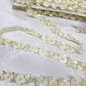 Banda Pasmanterie Flori Paiete pe Organza, cca 1.5cm, (la metru) Cod:2872 - Img 2