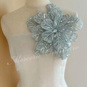 Aplicatie floare 3D cu margele, paiete si perle, cca 24cm, Argintiu (la bucata) Cod:3163